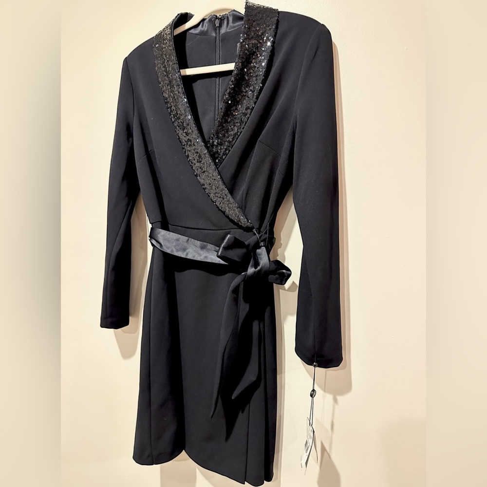 Adrianna Papell Sequin Collar Tuxedo Dress - 10